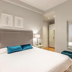  Apartamento Amplio Y Elegante En Casco Viejo Con Parking
